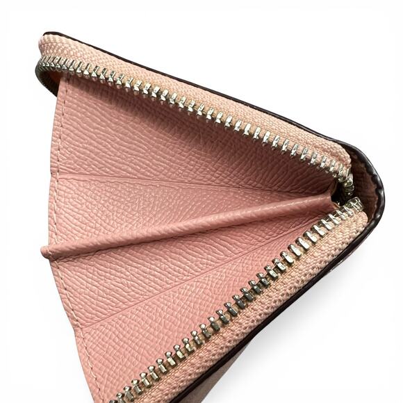 COACH Accordion Zip Wallet in Light Blush Crossgrain Leather - EUC - Picture 4 of 10